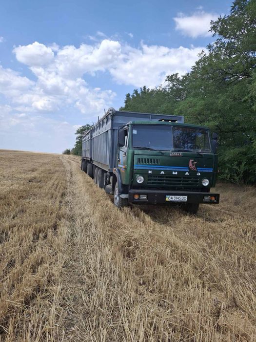 Камаз з причіпом