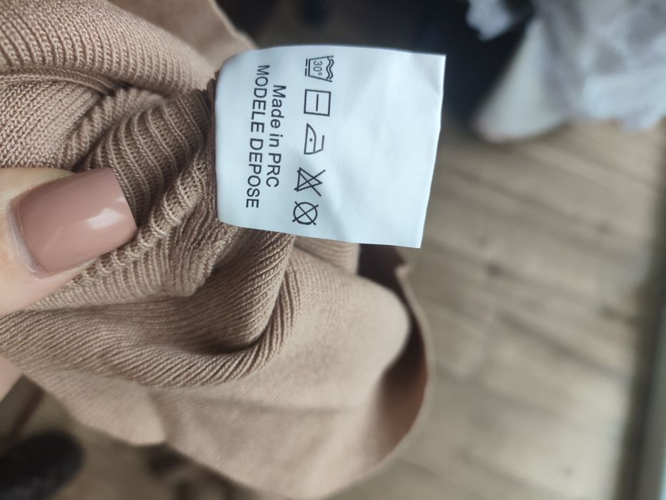 Sukienka obcisła beżowa sylvesterowa