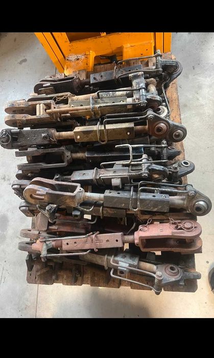 Wieszaki, Ramiona Case