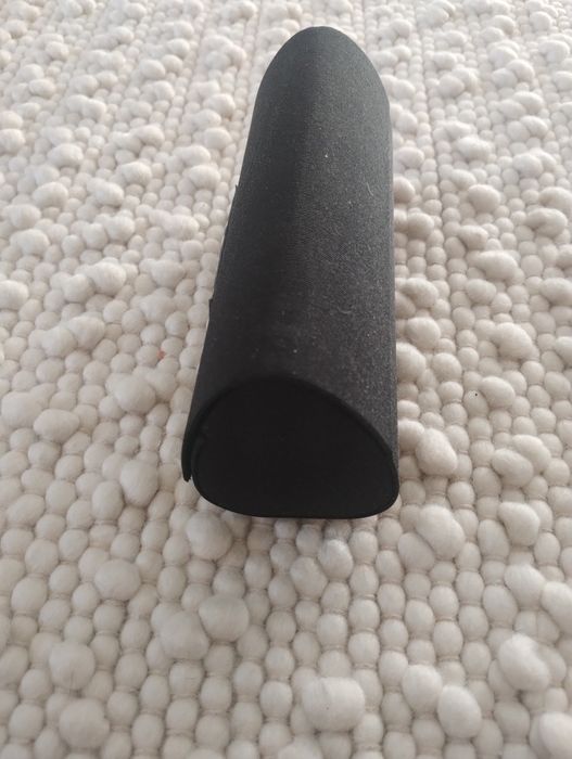 Etui czarne na okulary.