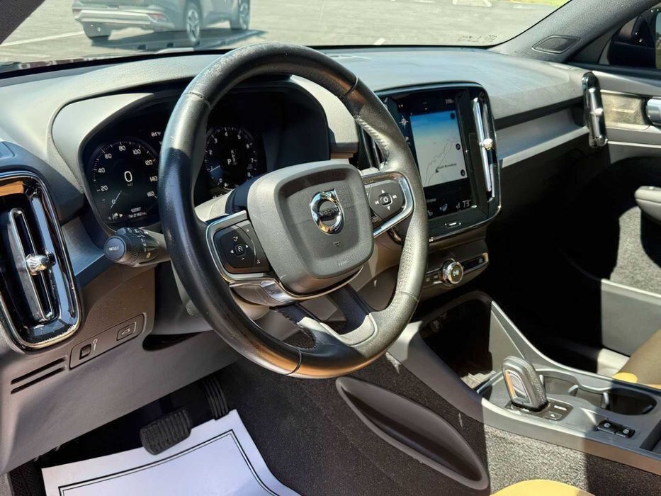 Volvo XC40 T5 Momentum      2019