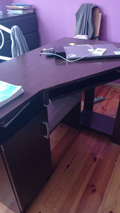 Стіл угловий.Письмовий