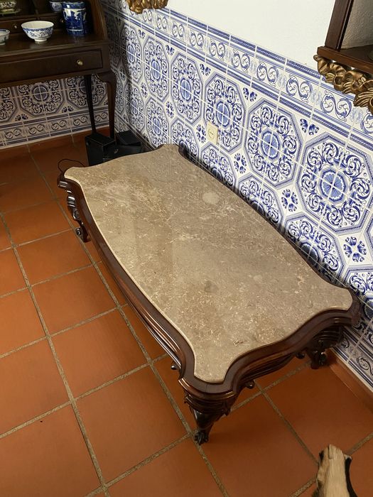 Mesa de centro em mármore