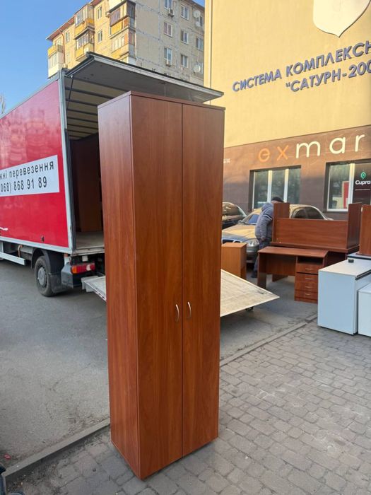 РОЗПРОДАЖ: шафи, тумби та стелажі