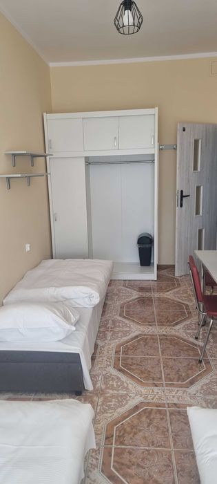 Hostel, kwatery pracownicze, pokoje