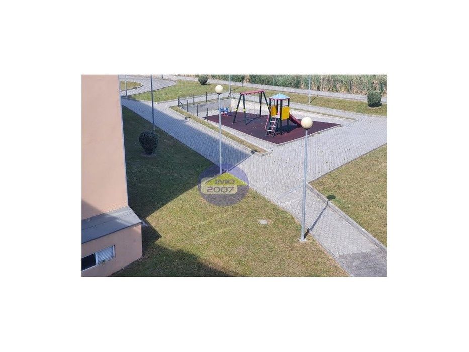 Apartamento T2 em Canelas