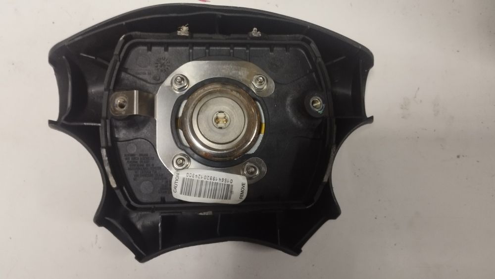 Airbag do volante do Peugeot 306 break.