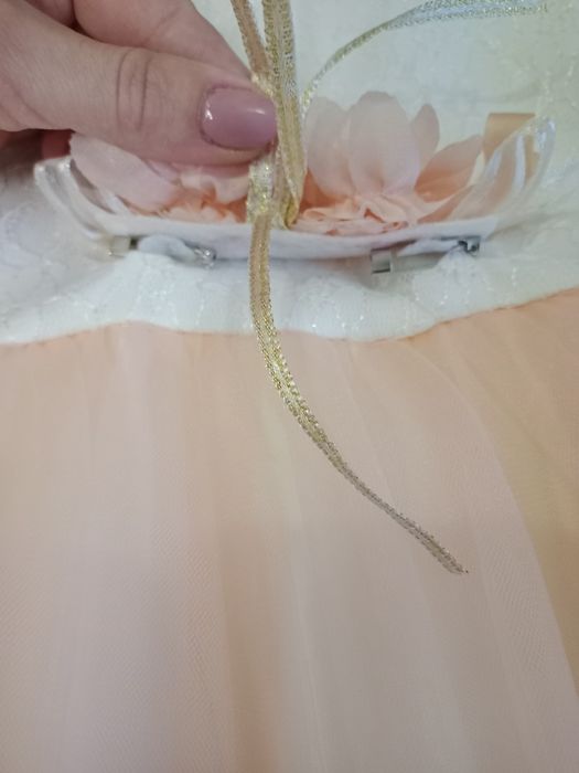 Нарядне плаття для дівчинки з фатином на рік 9місяців