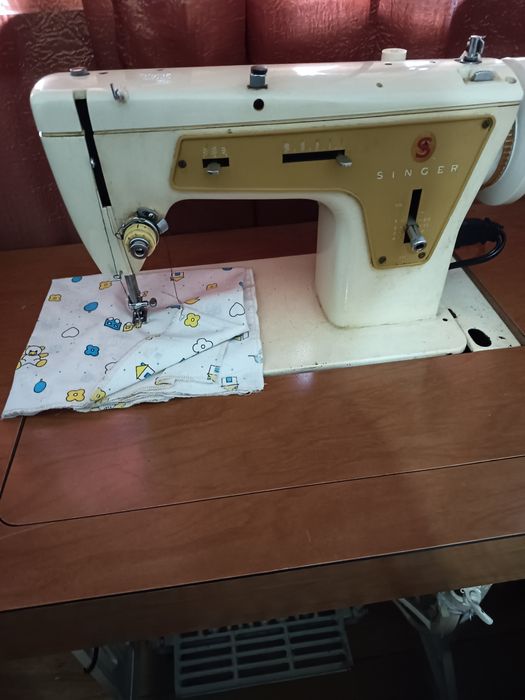 Máquina ponto corrido Singer