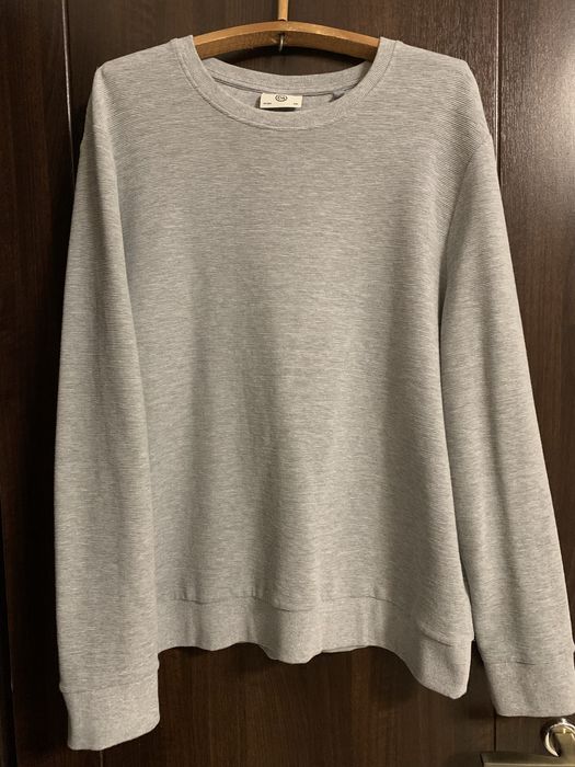 Свитшот оверсайз.