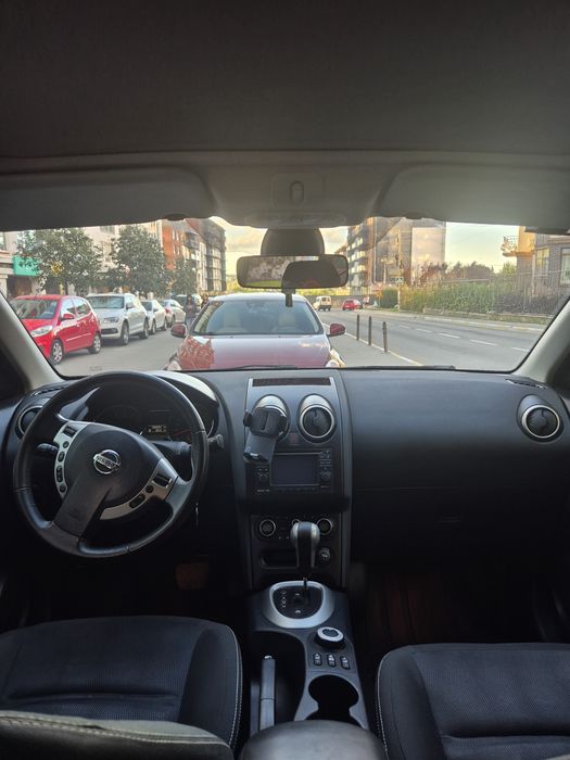Продам Nissan Qashqai+2