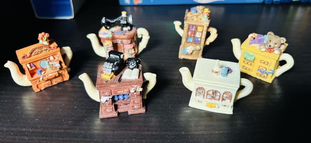 Coleção miniaturas chaleira