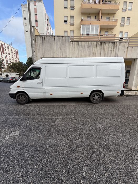 Aluga-se Mercedes Benz Sprinter