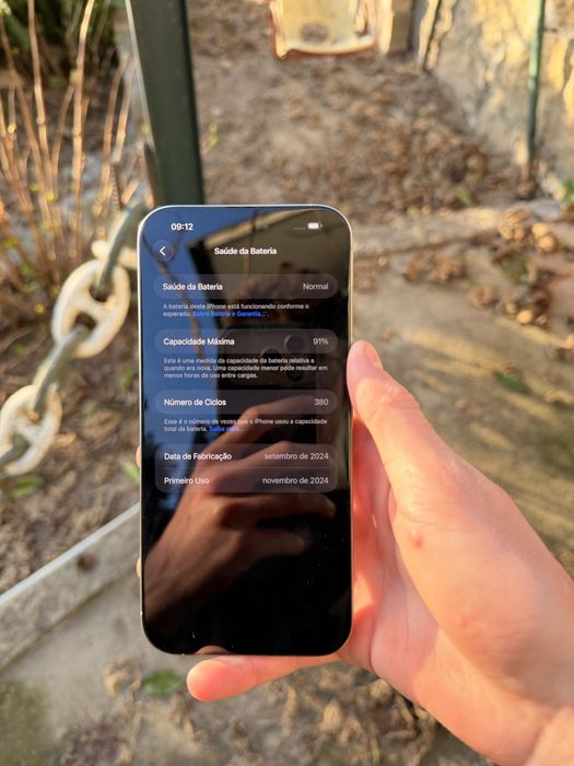 iPhone 16 Pro Max cinzento