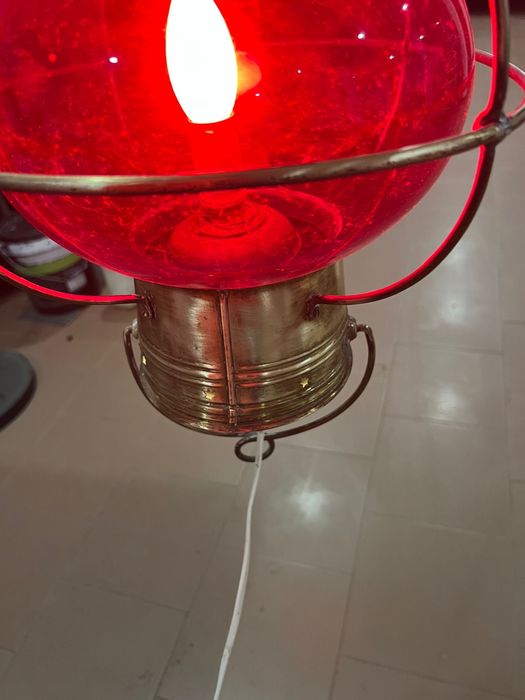 Candieiro de luz vermelha