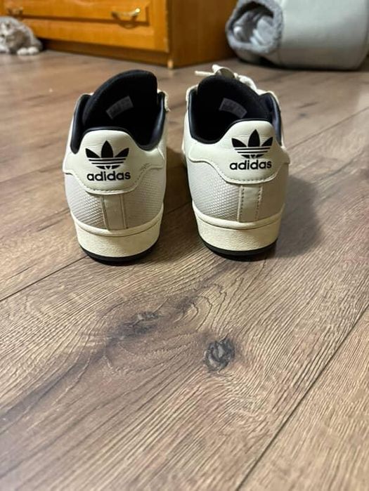 Adidas Superstar