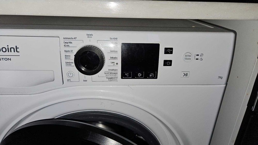 Máquina de Lavar Roupa HOTPOINT (7 kg - 1400 rpm - Branco)