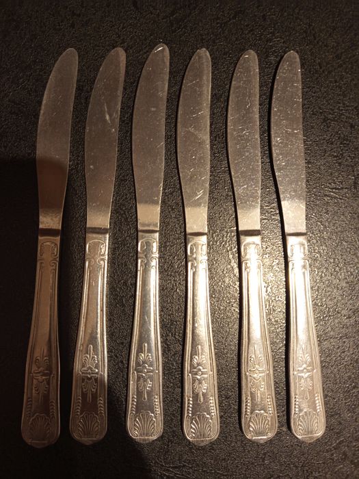 Stare noże. Cena za 6 szt