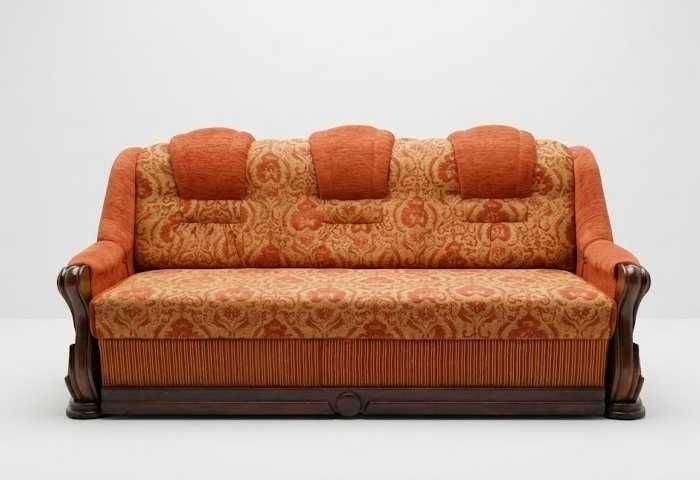 Класичний розкладний диван з дерев'яними бильцями - торг