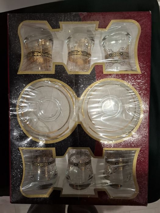 Komplet tureckich szklanek tulipanów do herbaty