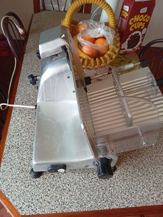 Para venda Fiambreira
