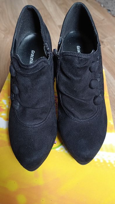 Buty botki na obcasie Graceland
