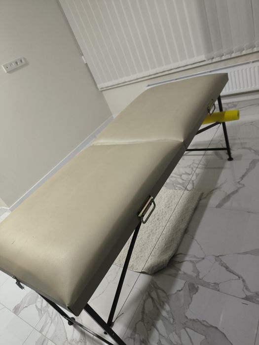 Міцна кушетка для б'юті