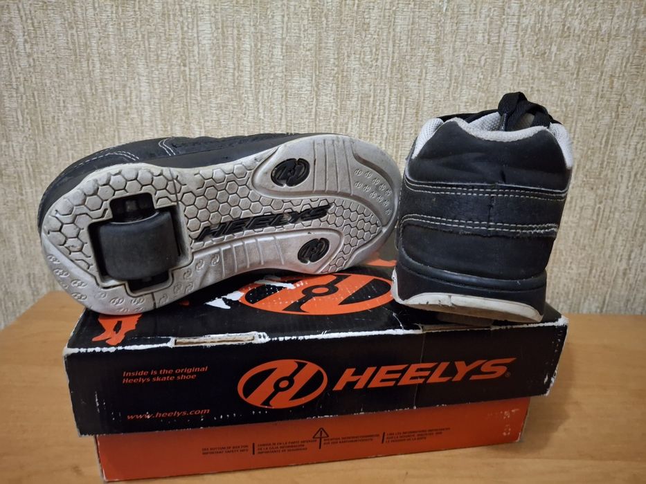 Кросівки Heelys ботинки роліки 35р