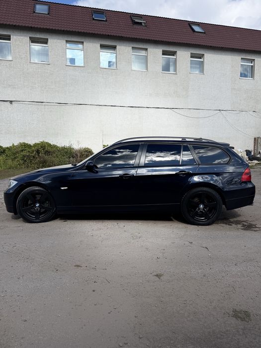 Продам BMW E91 (2.0 дизель)