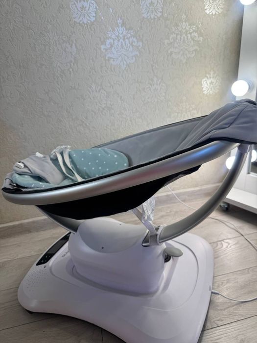 Заколисуючий центр 4mom’s