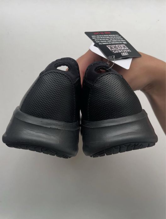 Шкіряні кросівки skechers