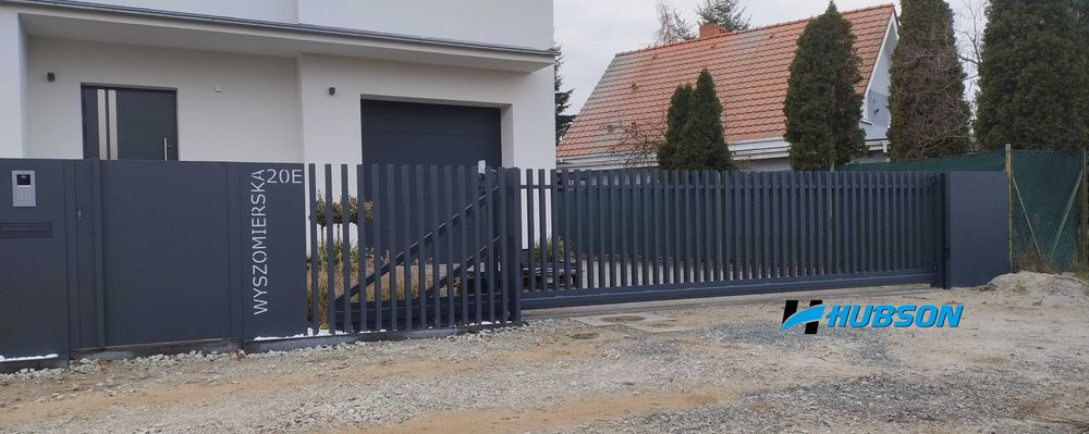 Ogrodzenie Grzebieniowe Pionowe Pełne Nowoczesne Hubson Brama Płot