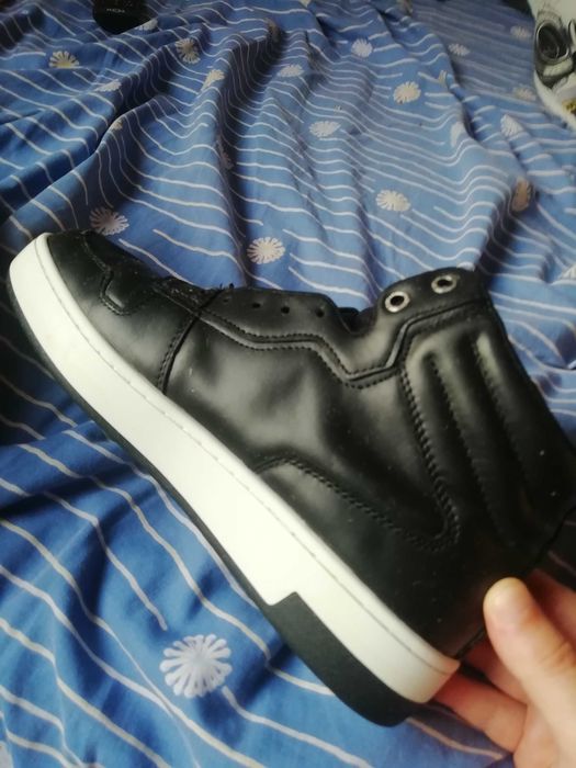 Ténis/bota da Calvin Klein número 39