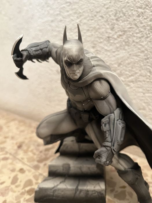 BATMAN ARKHAM CITY 1:10 Scale Statue by Kotobukiya