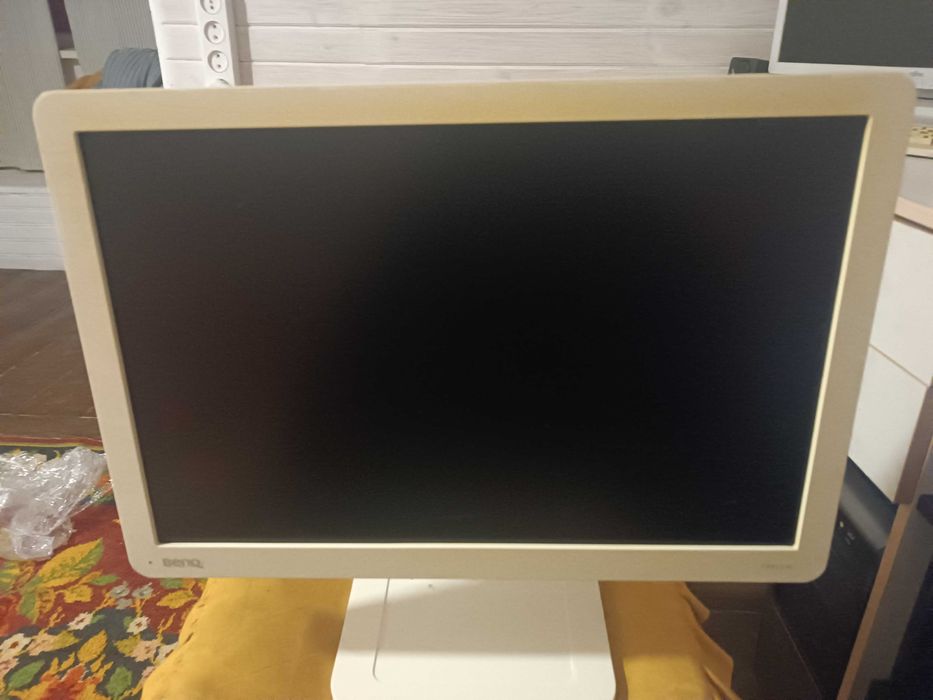 Тонкий TFT монитор 19 дюймов - Benq FP93VW (?)