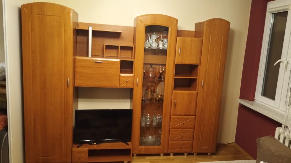 Meble pokojowe, meblościanka