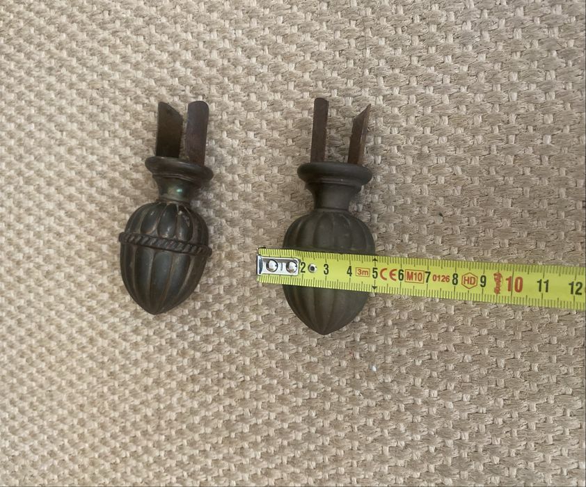 Acessórios em bronze para varão e peça única para pendurar