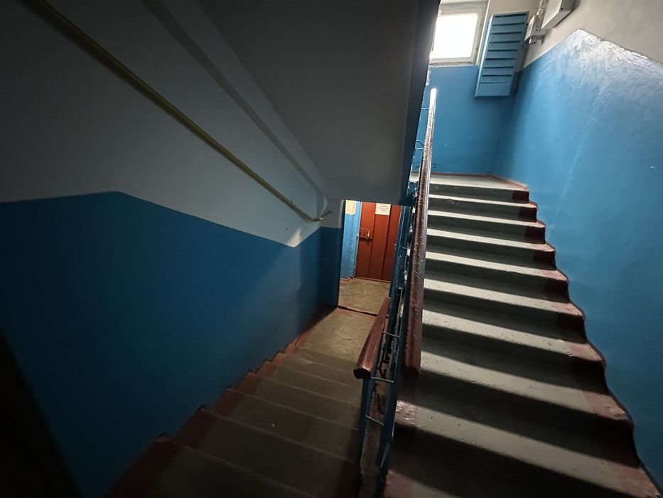 Продаж 2 кімнатної квартири 1 поверх (можливо під офіс), сквер Бабаєва ,центр міста паркова зона