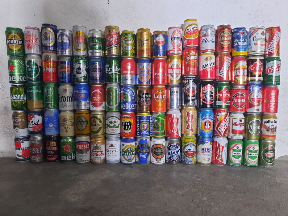 Latas de cerveja. 162 latas diferentes.
