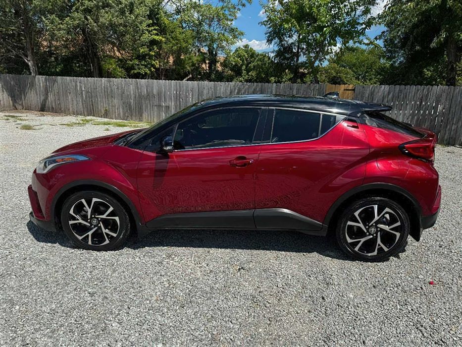 Toyota C-HR      2017