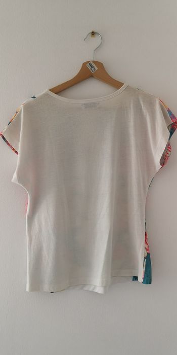 T-shirt floral colorida