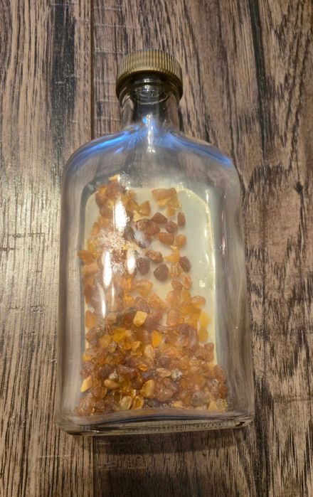 Sprzedam bursztyny w buteleczce na nalewkę