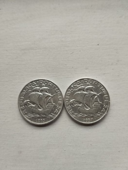 2 lindas moedas de 10 escudos das datas difíceis 1933.1937