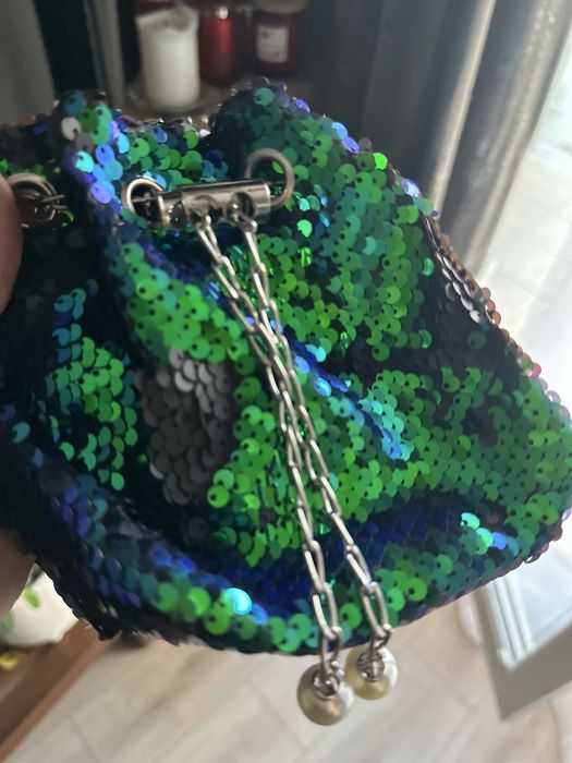 Torebka worek cekinowa z łańcuszkiem na ramię - mała