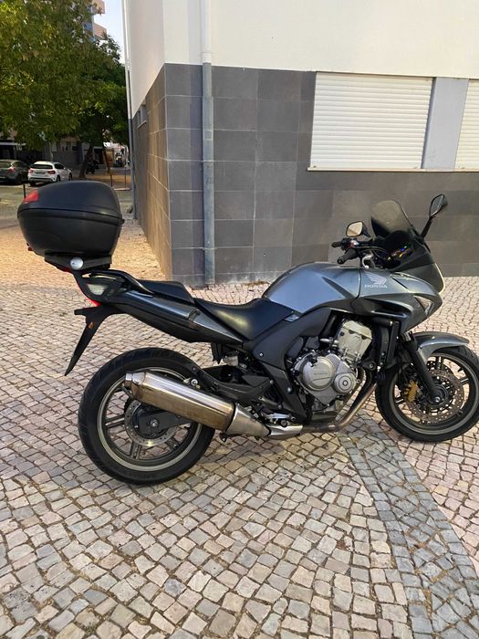 Mota CBF 600 em Faro