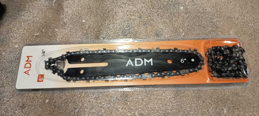 Mini electric chain saw