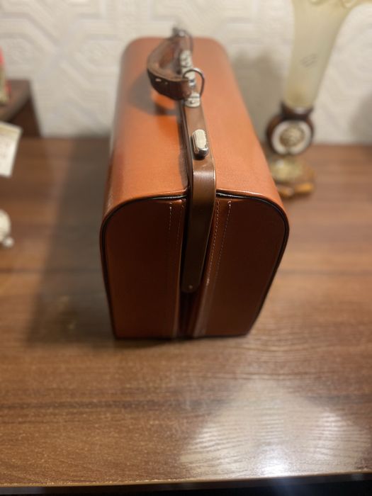 Винтажный саквояж