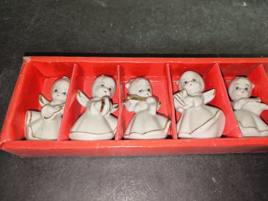 Conjunto 6 Anjos Musica Porcelana.
Conjunto de seis anjos em porcelana