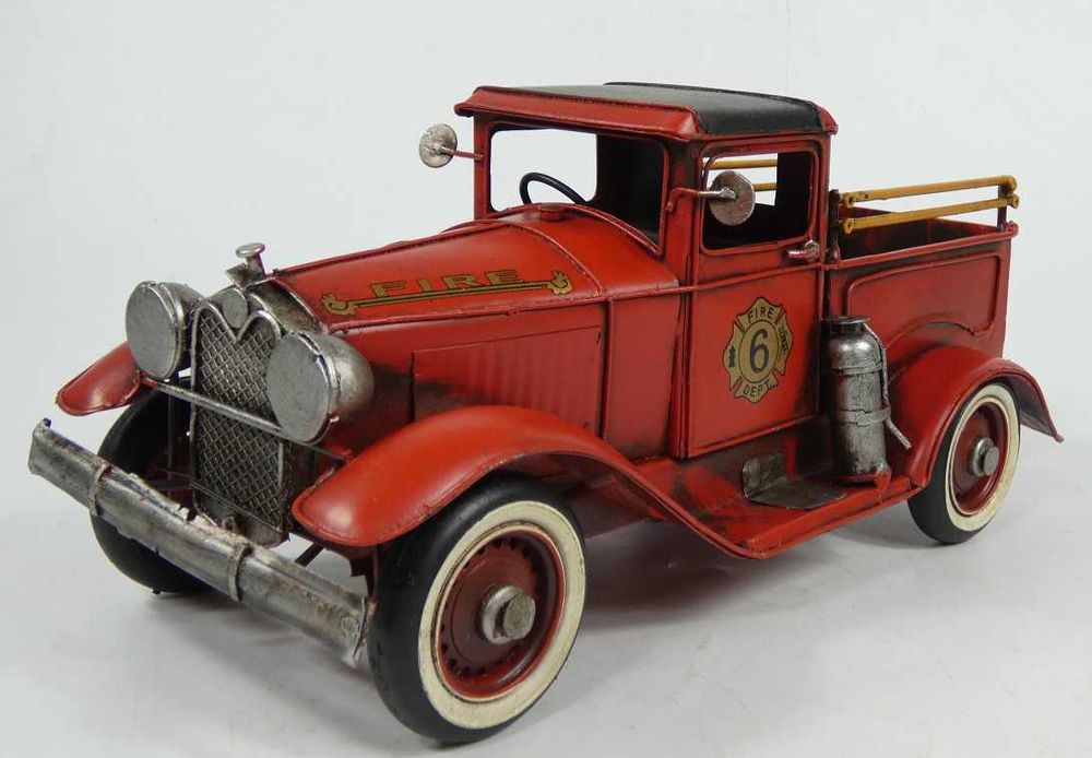Duży metalowy WÓZ STRAŻACKI pick-up pojazd RETRO 28,5 cm