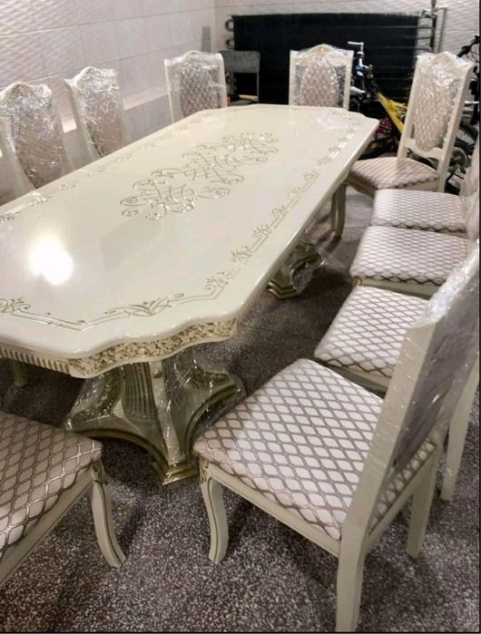 Стіл стільці